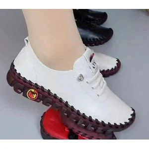 Ultra Soft Foldable Leather Casual Shoes for Women – Lightweight Non-Slip Walking Flats with Flexible Sole, Breathable Comfort Design for Travel, Work & Daily Wear